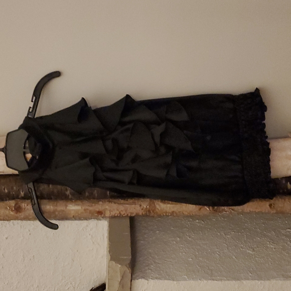 Melanie Lynn  - Blouse with ruffles. Black size 8 - Picture 1 of 8